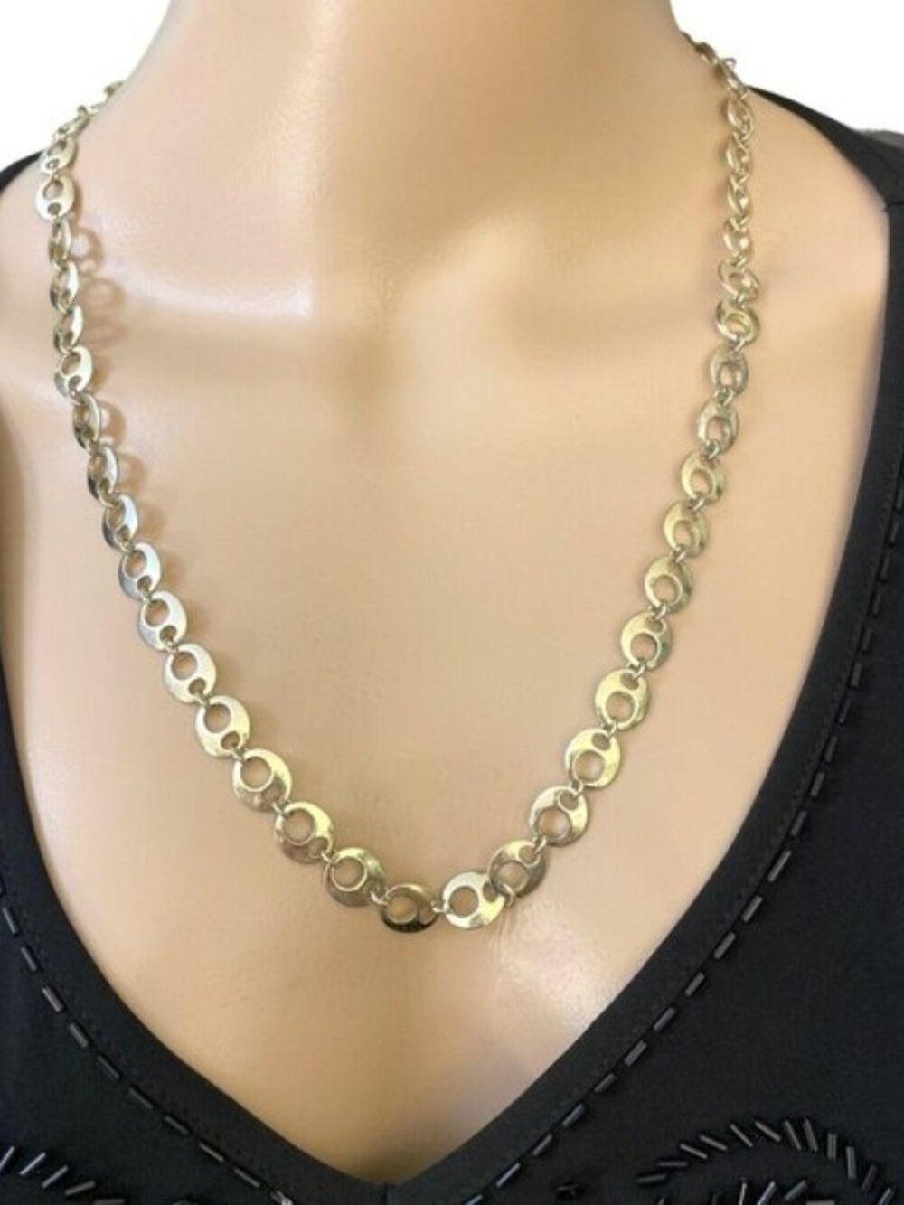 Gold Tone Oval Shaped Link Necklace 24" Classic Fashion Piece Vintage Look
